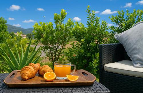 White, Villetta with pool - Foto 19