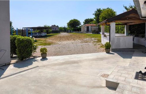 One-Bedroom Holiday Home In Zminj - Photo 8