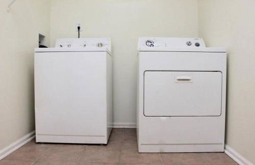 20 mins to Nashville, fenced yard included - Photo 17