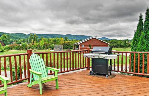 Steps From Lake George! 8-Acre Home with Dock Access - Foto 28