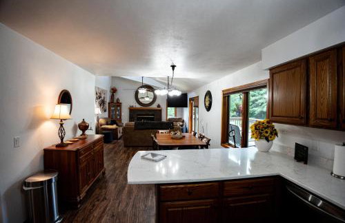 Whispering Woods Estate - Relax, Recharge, Connect - 12 wooded acres, 3 Bedrooms, 3 Baths, sleeps 10 - Foto 42