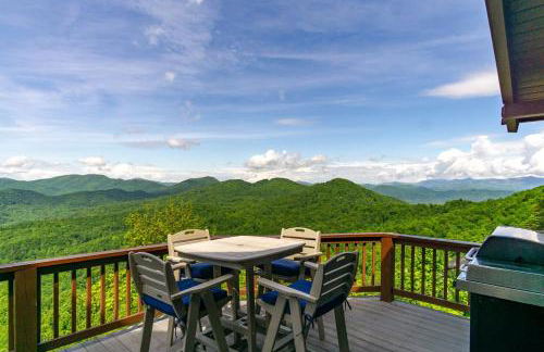 A Celestial Chalet Pets, Hot Tub & Mountain View - Photo 4