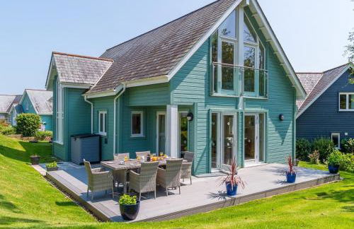 Trewhiddle Retreat V8 by Together Travel - Luxury 3-Bedroom Villa - Foto 1