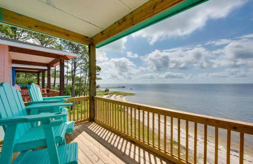 Beachfront Cottage with Dock on Florida Gulf Coast - Foto 5