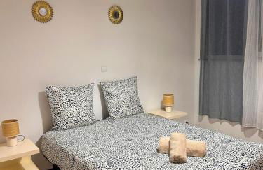 Appartement avec 2 chambres Jardin privé parking gratuit - Foto 7