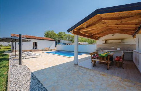 Gorgeous Home In Buje With Kitchen - Foto 8