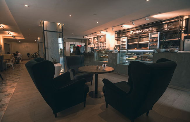 The Row Residential Hotel - Photo 16