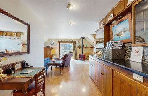 Oceanfront Home - Stunning Views & Private Hot Tub - Foto 15