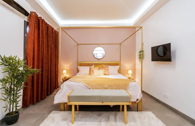 Lighthouse Signature Suites - Photo 8