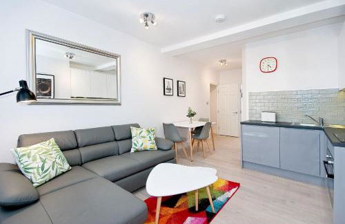 F4 Greek Street by City Living London - Photo 6