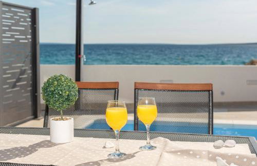 Villa Eni Beachfront apartment with pool - Photo 35