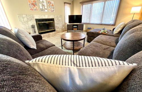 Valley View Home with Game Room, & Exclusive Beach & Pool Access - Foto 4