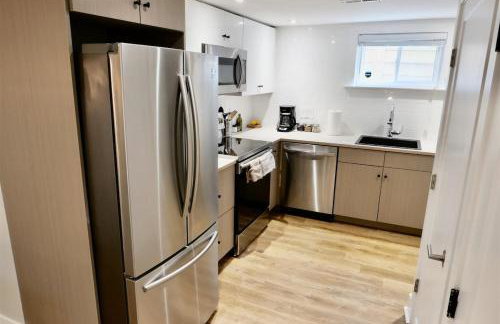 Best of Brookland Family Friendly w Private Parking - Photo 10