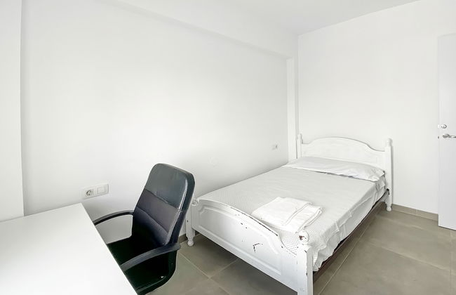 Elegant 4 beds train station upto 6 Pax - Foto 14