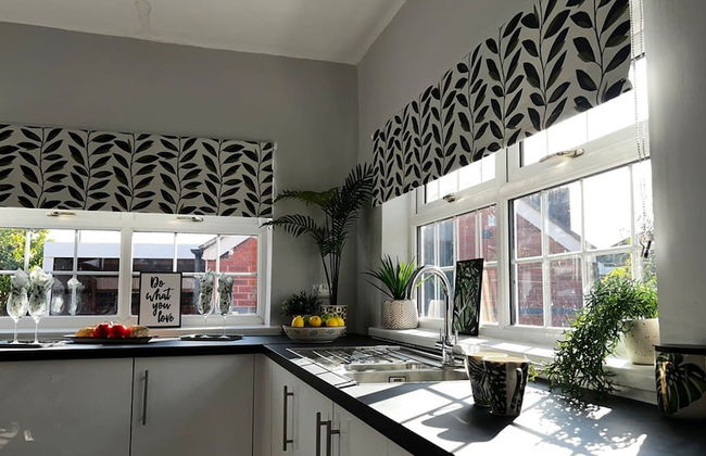 The Cheshire Gathering - Hot Tub 8 Bedroom - Photo 44