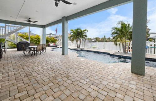 Spacious Home With Heated Pool! Sleeps 15! Billiard table! - Foto 48