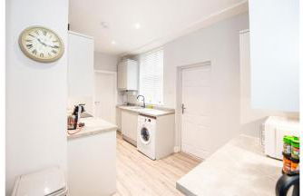 Hassle-Free & Handsome Brand-New 3-Bed Home - Foto 13