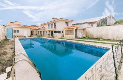 10 min from the beach Game room with fireplace Pool - Foto 10