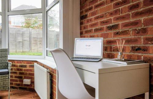 Grange House - Sleeps 6 - Driveway parking, Self-Check-In, Fast Wifi and Sky TV by Yoko Property - Photo 21