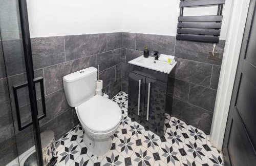 Spacious & Stylish Self Contained Studio Apartments - Foto 13