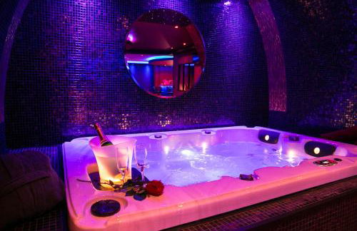 L'Insolite Spa Privatif ''Suite Luxueuse-Jacuzzi" - Photo 22