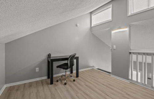 NEW King with Loft Beach Near Gulf - Foto 16