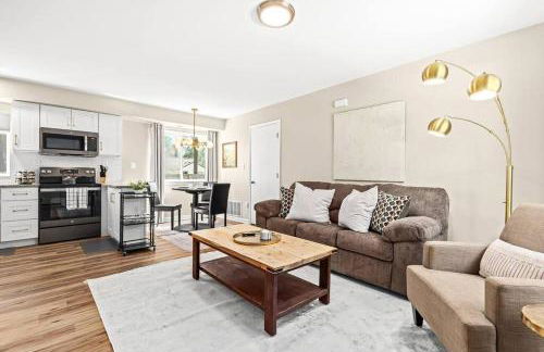 Spacious 1BR Flat, Workspace, King Bed - Foto 1