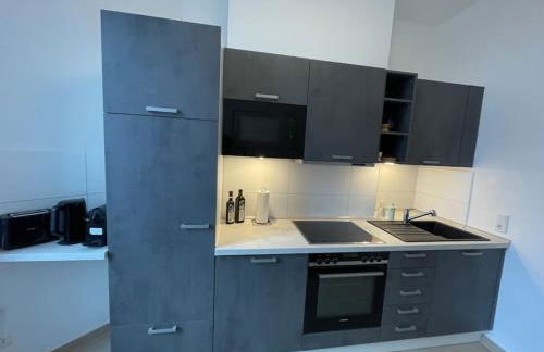 LUCKY STAYS LS10 - Vollausstattung - Zentrum - Aufzug - große Küche - 2 Zimmer - Smart-TV - Foto 26