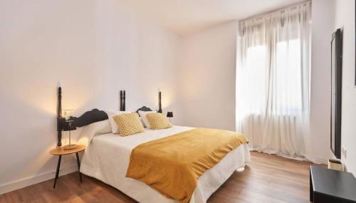 Amplio alojamiento centro barrio del Oeste - Photo 2