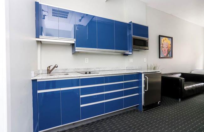 Maverick Suites at 245 Newbury St - Photo 68