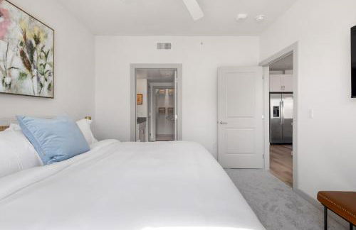 Bright Spacious 2BR 2BA Open Layout - Foto 13