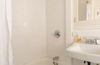 Stay Portland - 1892 Bohemian Dream Studio in Ladd's Addition - Photo 11