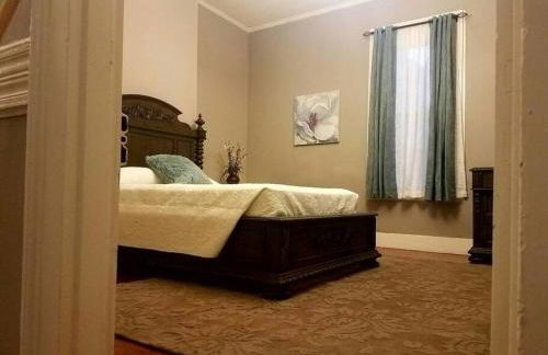 Agatha's Historic Home Free Parking Wi-Fi Deck - Photo 18