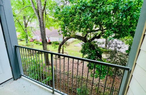 Apt 2 Bedrooms 2 Full Baths FREE Parking & FREE Laundry in Unit - Foto 24