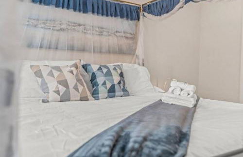 Spacious Home King Beds Gym Deck Games Parking AC - Foto 36