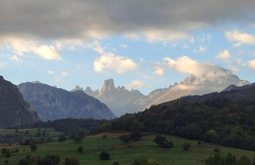 La casina de Tielve de Cabrales dentro del Parque Nacional Picos de Europa - Foto 17