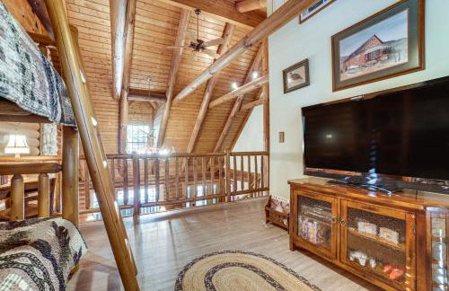 Family Getaway Georgia Cabin with Outdoor Hot Tub - Foto 16