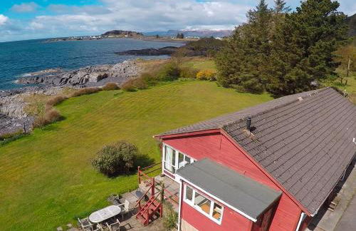 Atlantic Bay Cottage - Photo 1