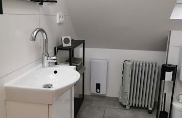 Dachzimmer mit Kochecke und Duschbad, nahe Messe - Foto 12