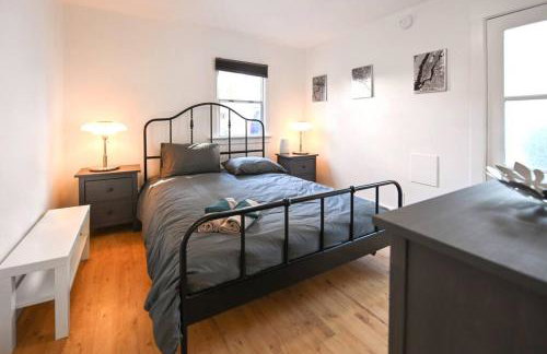 Front House 3 bedroom flat nice street, walk to BART, shops - Photo 20