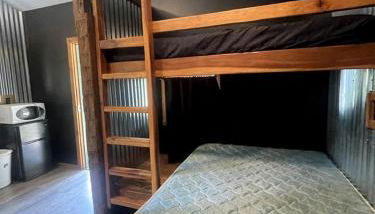 Equipped Cabin Surrounded by Nature in Indiana - Foto 3