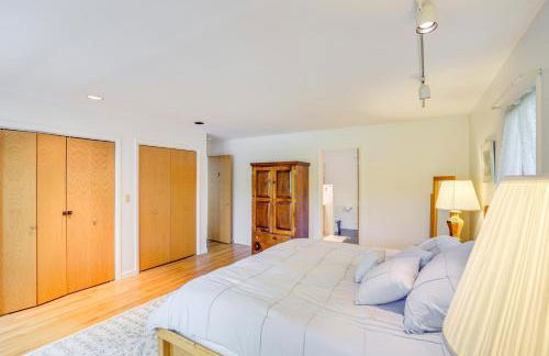 Great Barrington Lakeside Getaway with Kayak and Grill - Foto 17