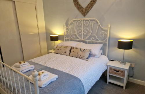 Alverstoke Manor - family home with pool table - Photo 9