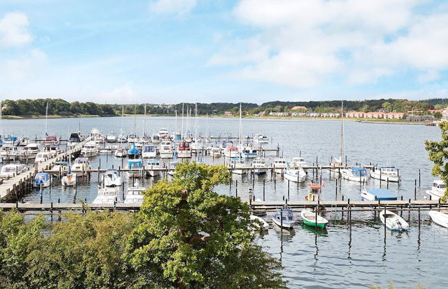 6 Person Holiday Home on a Holiday Park in Grasten - Foto 26