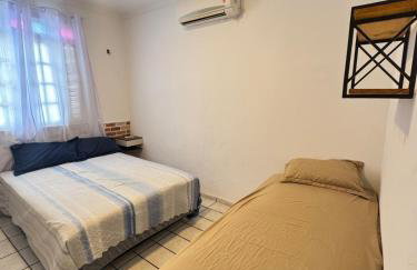 Casa de bairro tranquilo 1 a 10 pessoas com ótima localização e vigia de rua - Foto 29