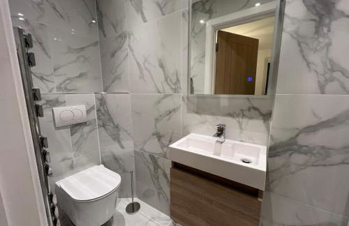 Starlight Lodge - 4 bedroom Barn with Hot Tub! - Foto 11