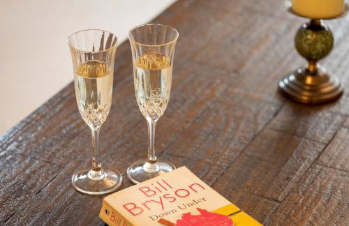 Finest Retreats - Islip Mill House - Beautiful Riverside Home - Photo 6