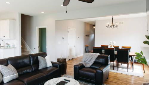 "King's Quarters" Modern Urban Stay - Downtown LEX - Foto 2, Other