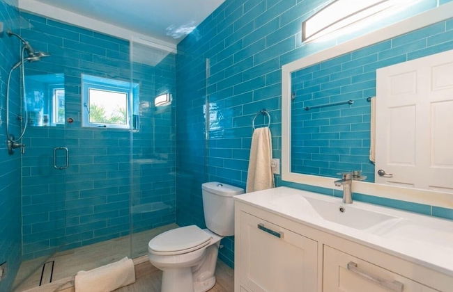 The Little White House 5 Bedroom Home - Foto 15