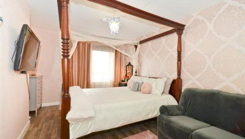 3 Bed House - Sleeps 7 - Parking - Wifi - Foto 4
